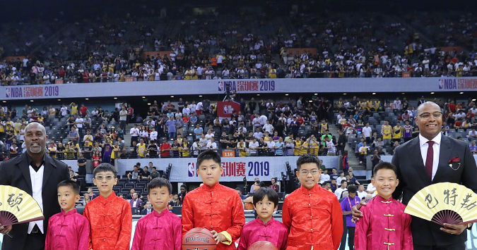 金年会APP-那不勒斯训练开放日，赛后官宣签约引欢呼，欧篮联在即，训练强度明显提升(金牌惩戒师惩戒人的故事)